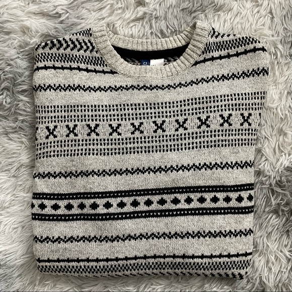 H&M Other - H&M Crewneck Sweater. NWOT. Size S.